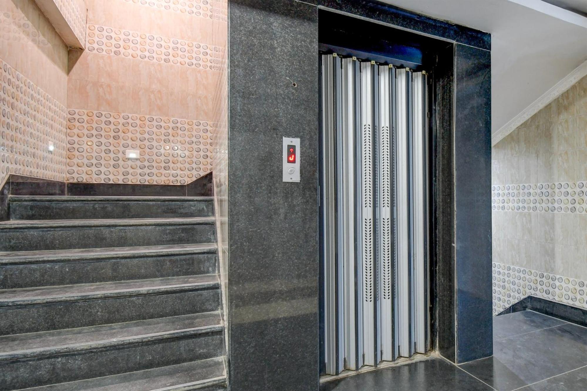 Hotel O Blue Royal Bhuvanesvar Kültér fotó